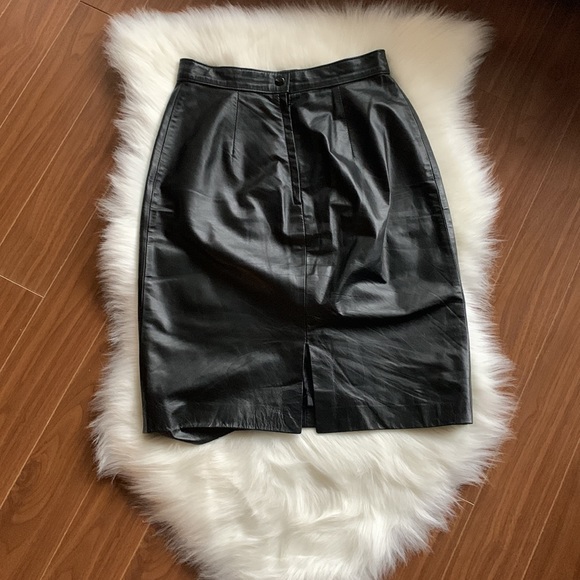 VINTAGE | The Boutique of Leathers Black Leather Skirt High Waisted Sz 10 - Picture 5 of 8